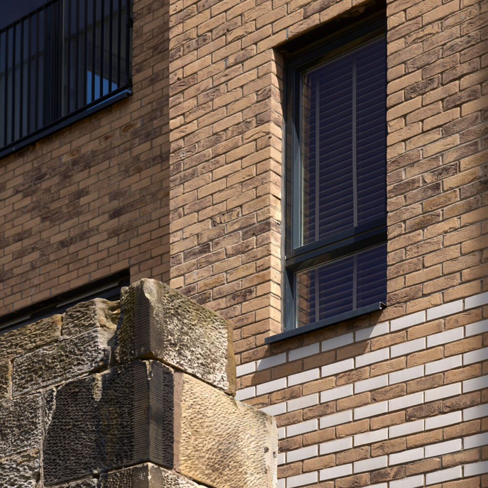 Linen Quarter image11