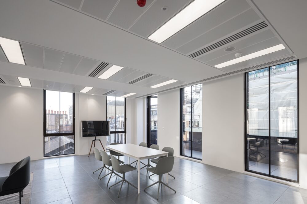 61 Curzon Street 070