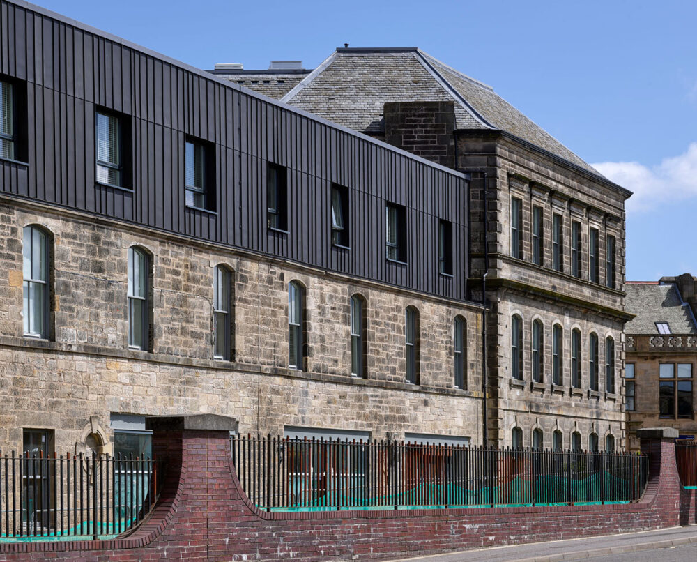 Linen Quarter image06