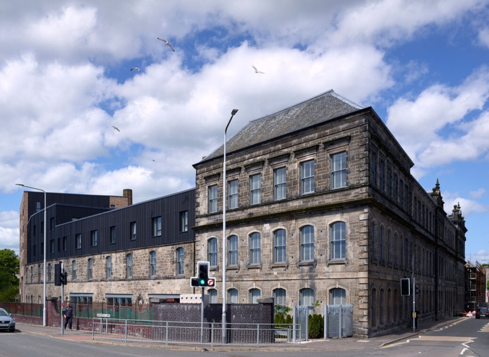 Linen Quarter image04