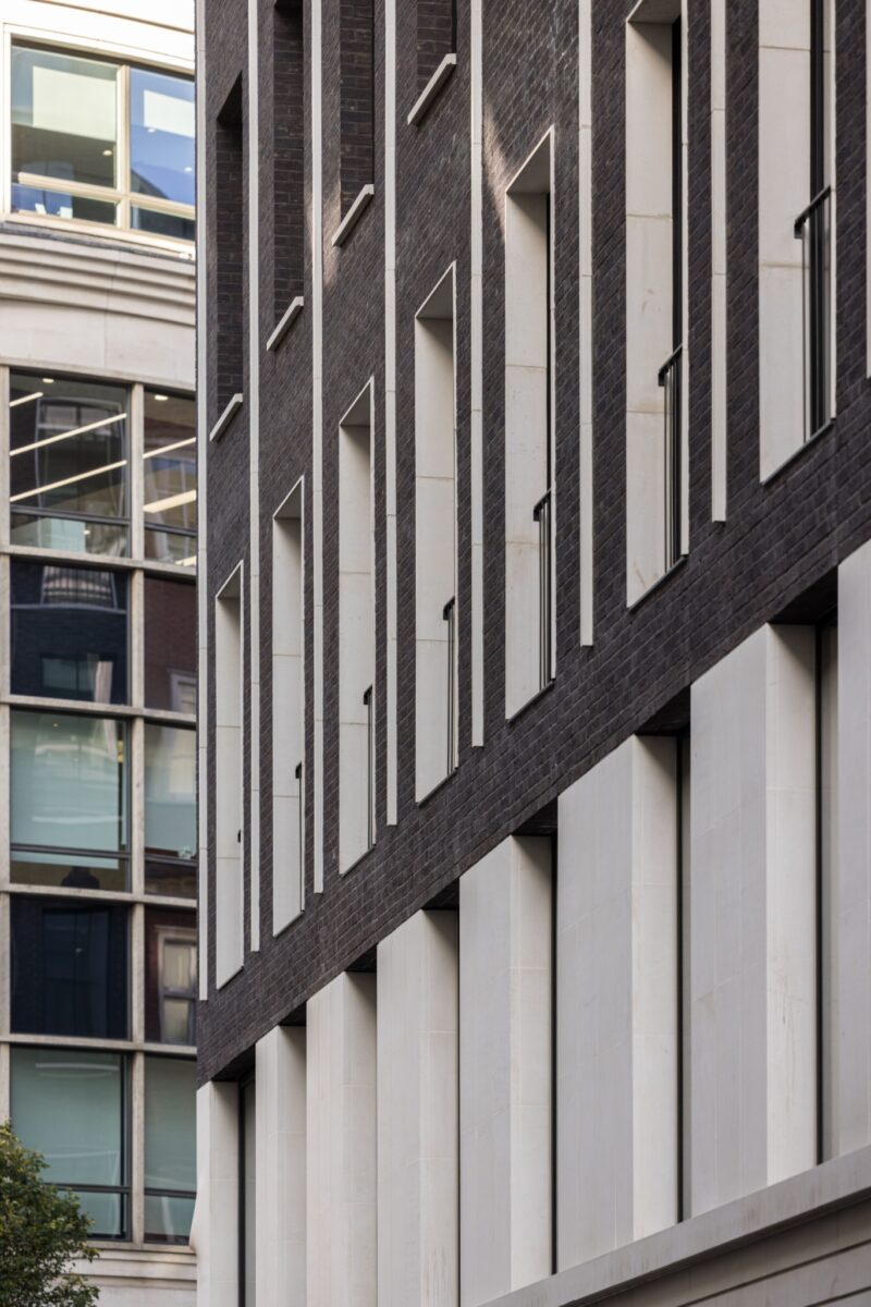 61 Curzon Street 002