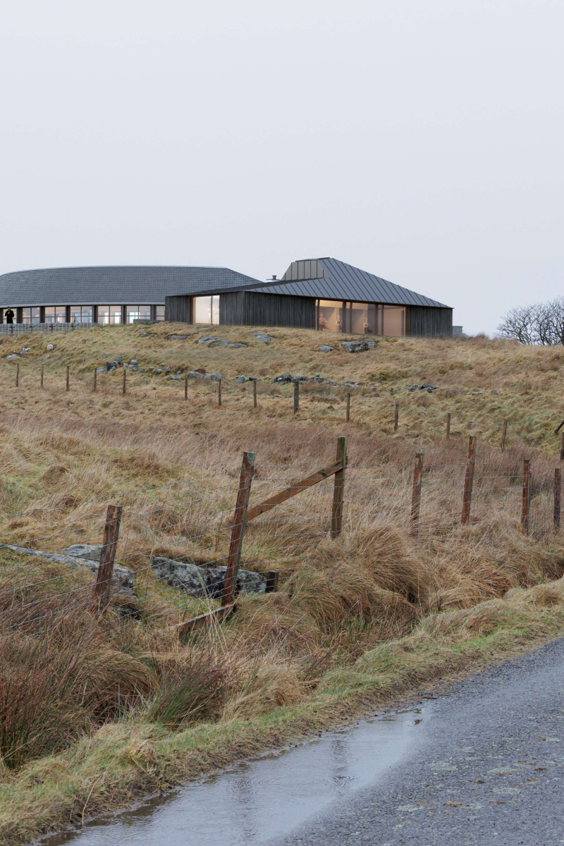 Calanais Visitor Centre image02 800px