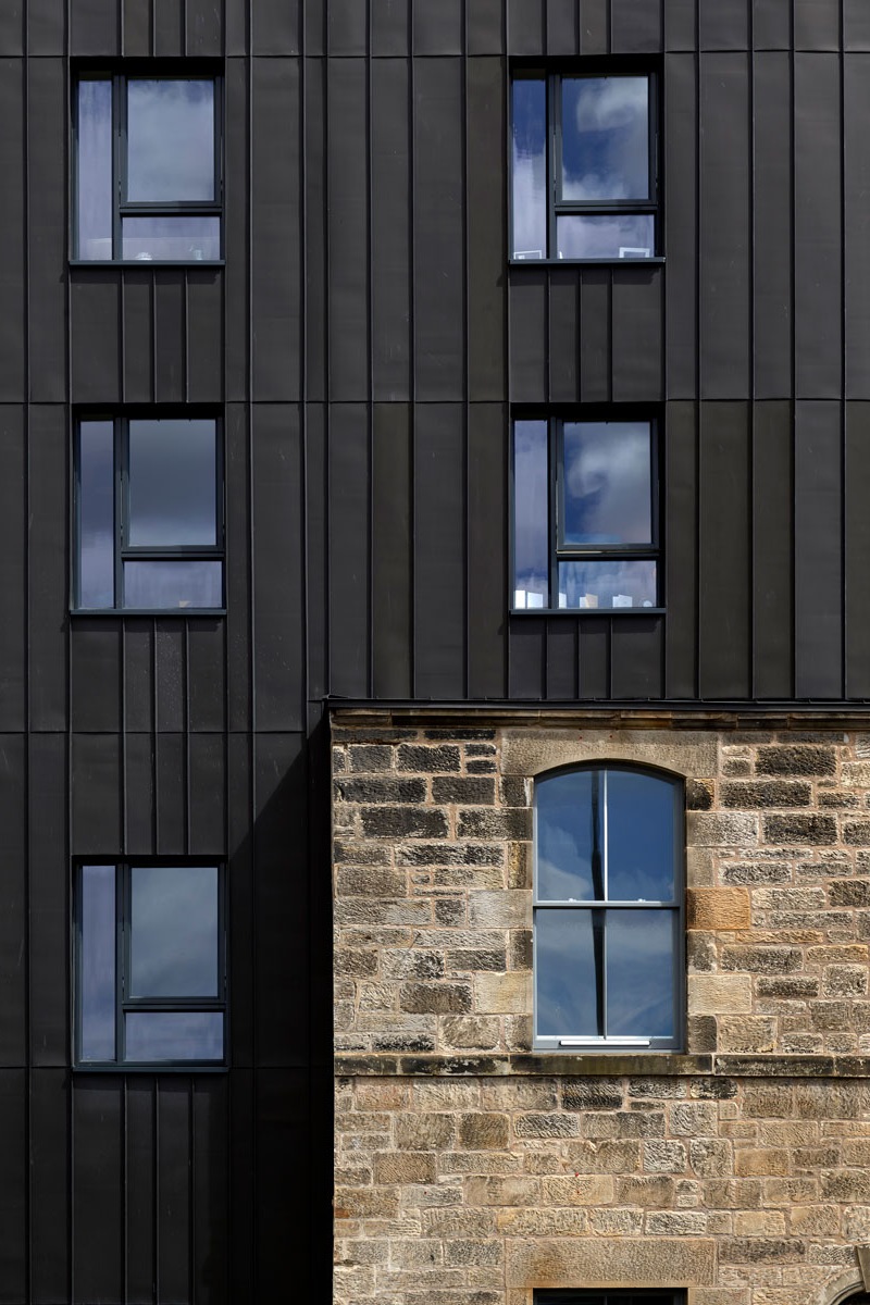 Linen Quarter image05 800px